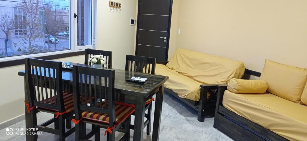 Look Departamentos Apartman Carhué Kültér fotó